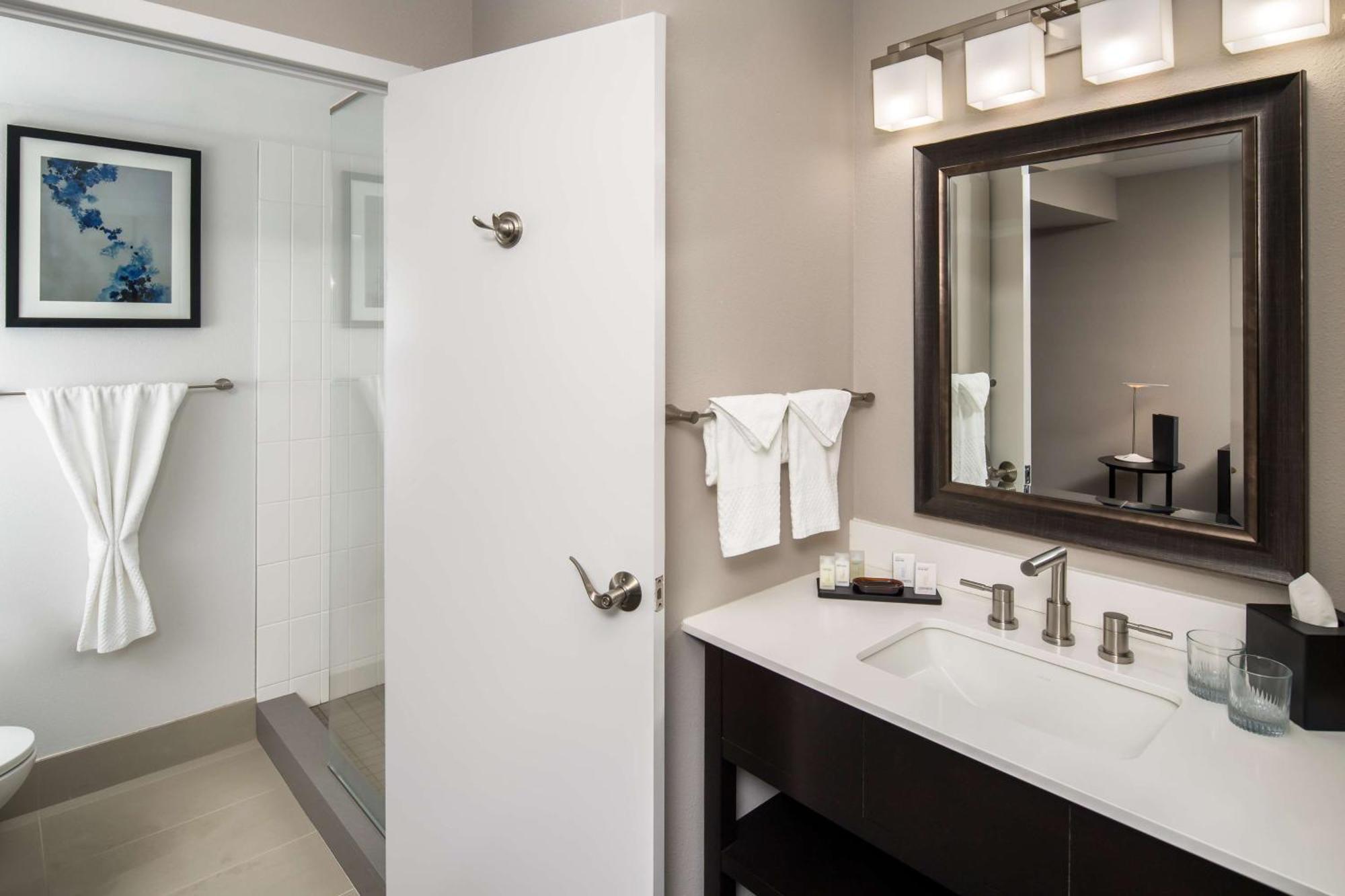 Embassy Suites By Hilton Seattle - Tacoma International Airport Tukwila Exteriér fotografie